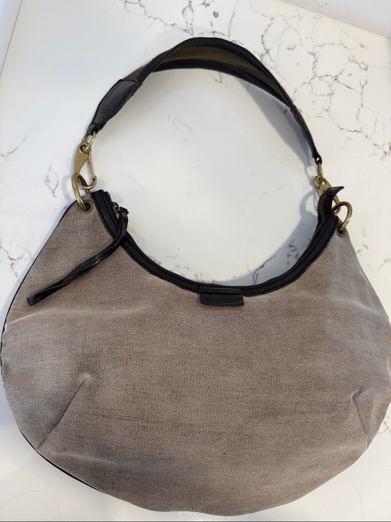 Gucci Handbags - Gucci Sherry line Hobo